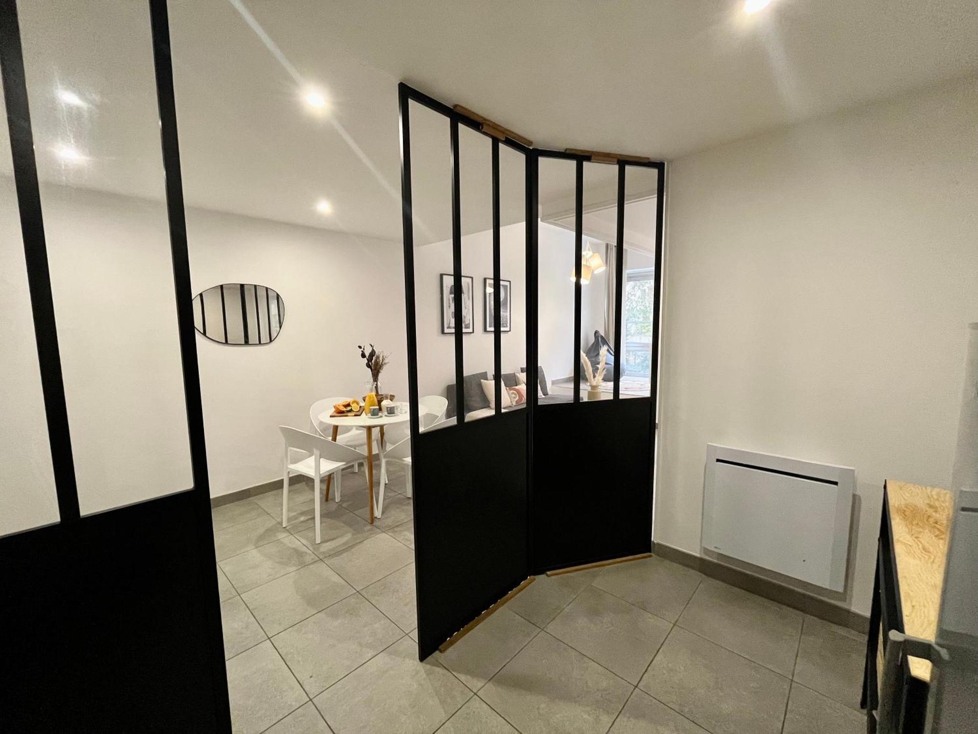 Suite Danbury Lyon Ngoại thất bức ảnh
