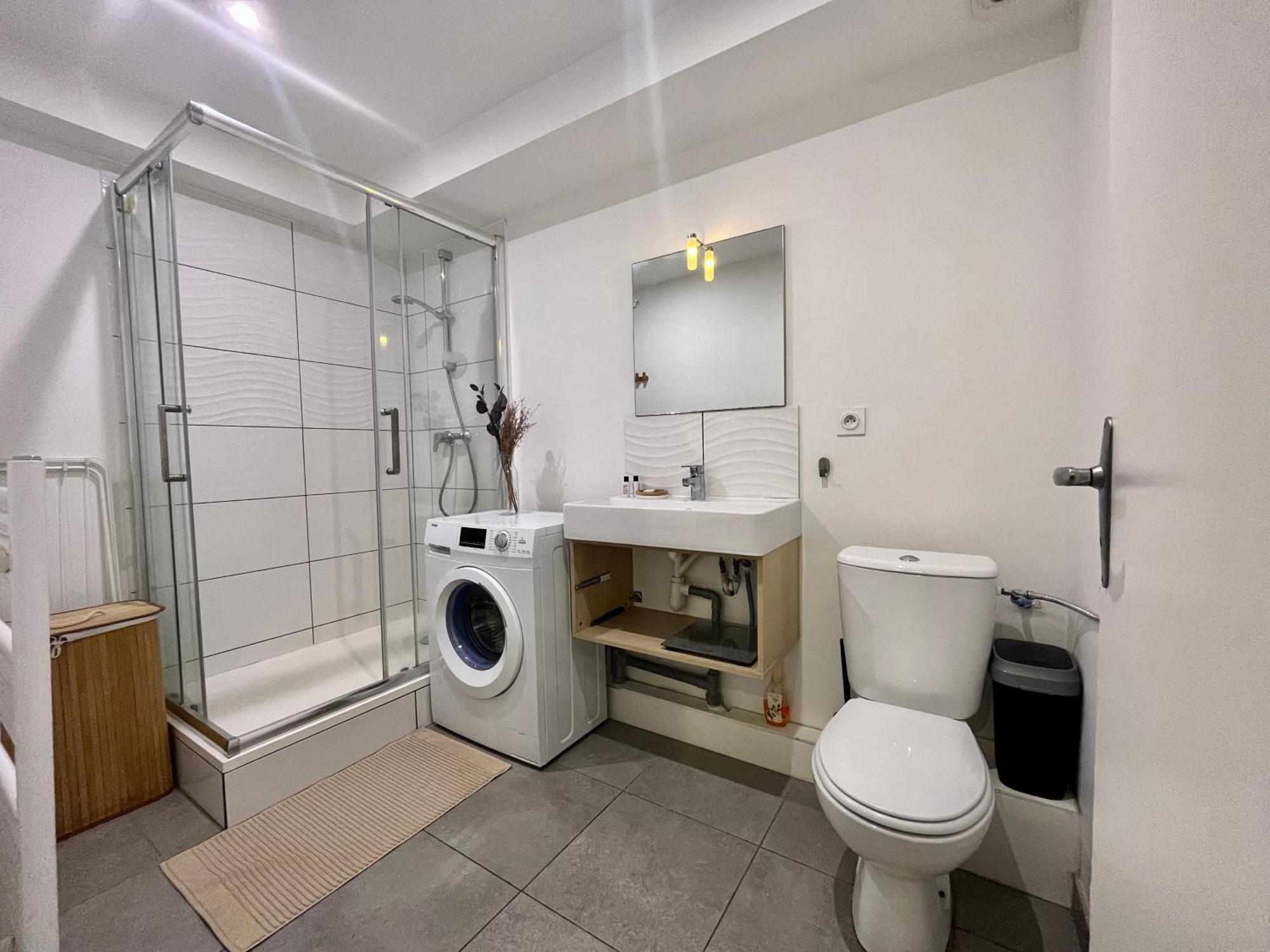 Suite Danbury Lyon Ngoại thất bức ảnh