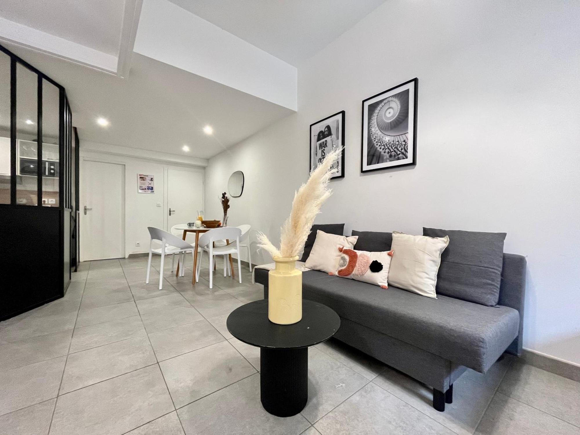 Suite Danbury Lyon Ngoại thất bức ảnh