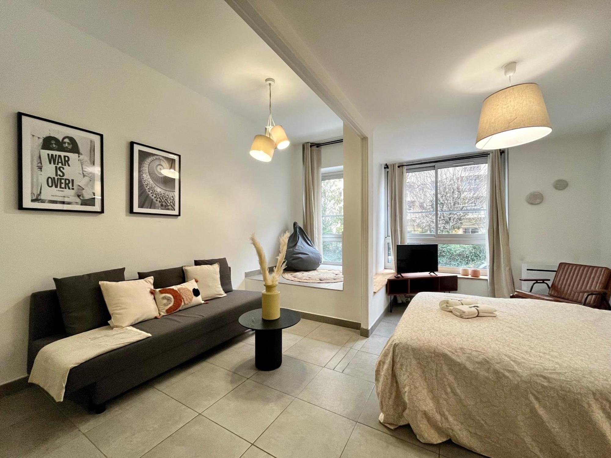 Suite Danbury Lyon Ngoại thất bức ảnh