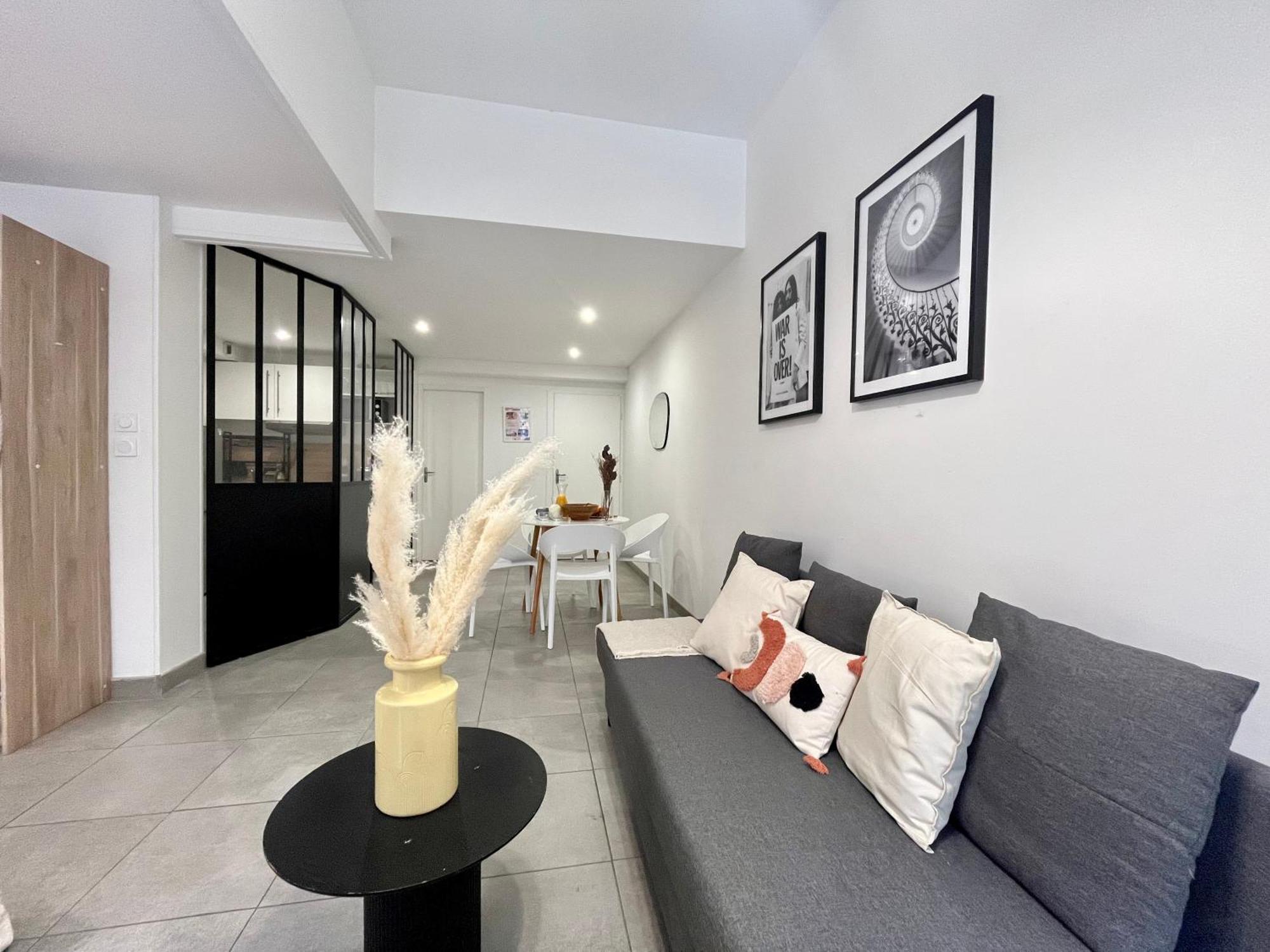 Suite Danbury Lyon Ngoại thất bức ảnh