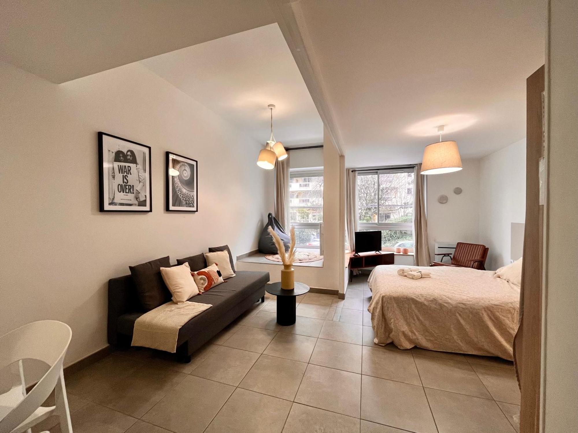 Suite Danbury Lyon Ngoại thất bức ảnh